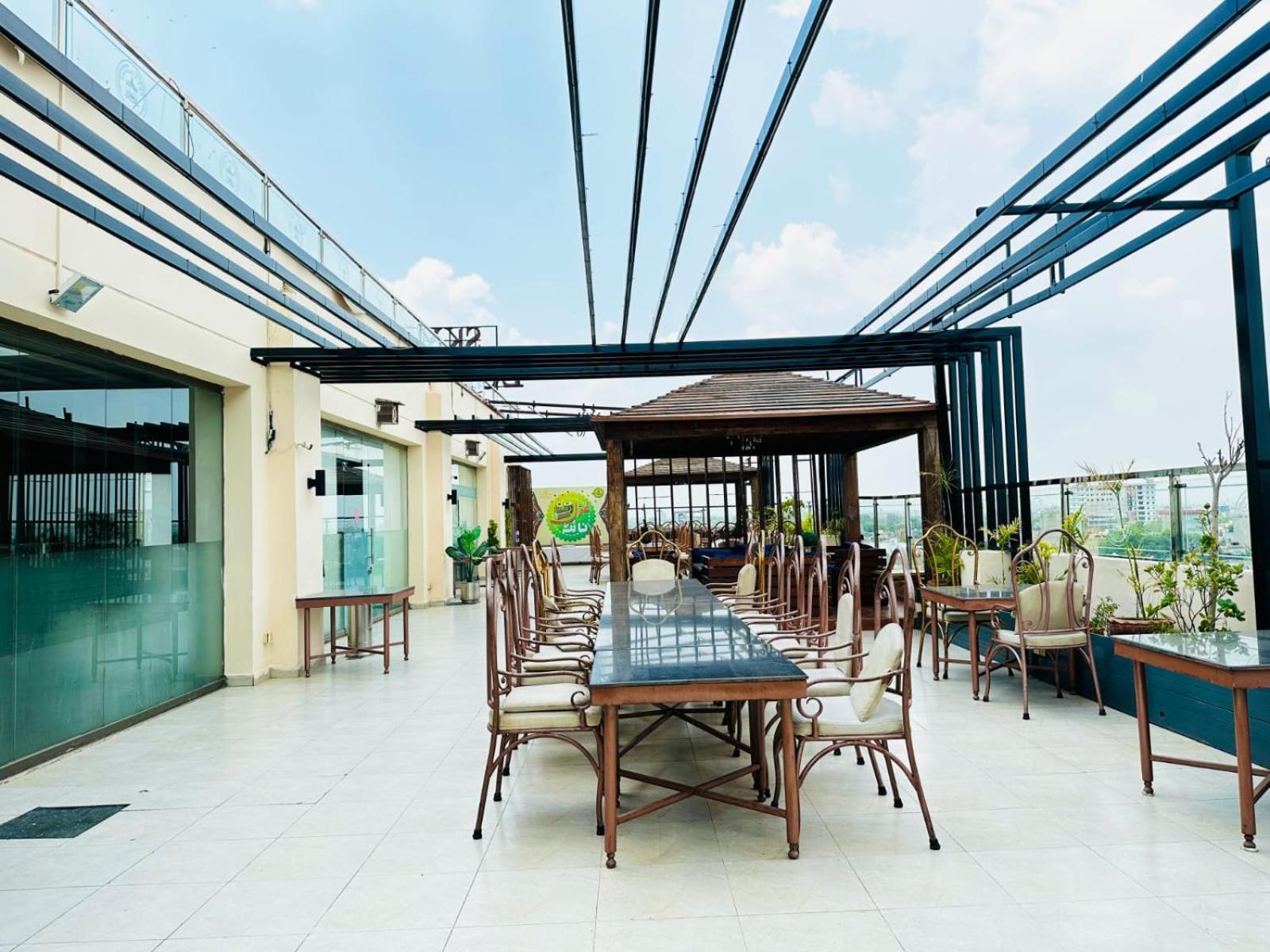 Grand Regent Hotel And Suites Faisalabad Exterior photo